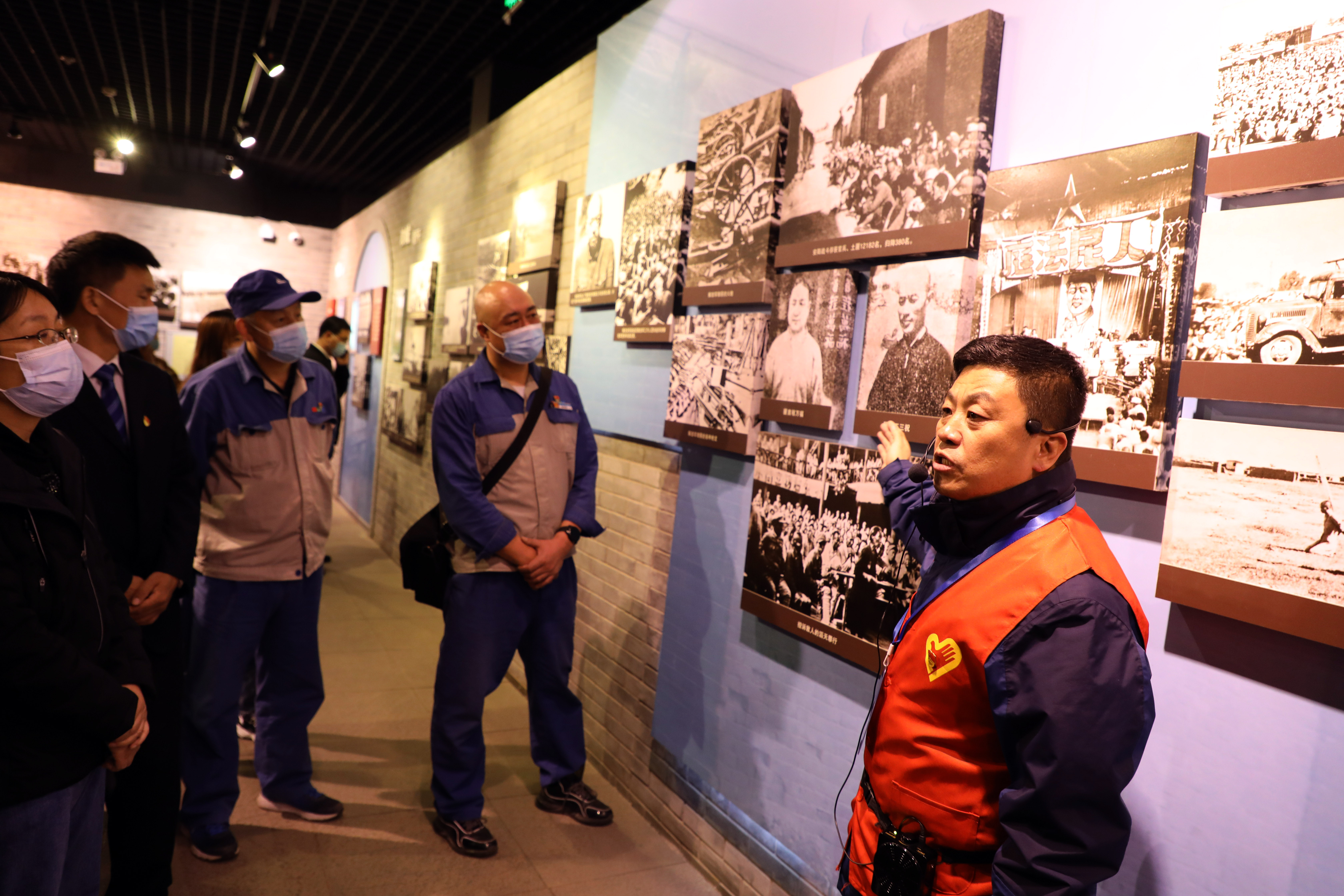 疏雨洗清明 芳菲祭英烈—— 安彩高科開展“學黨史、祭英烈、傳精神”主題活動